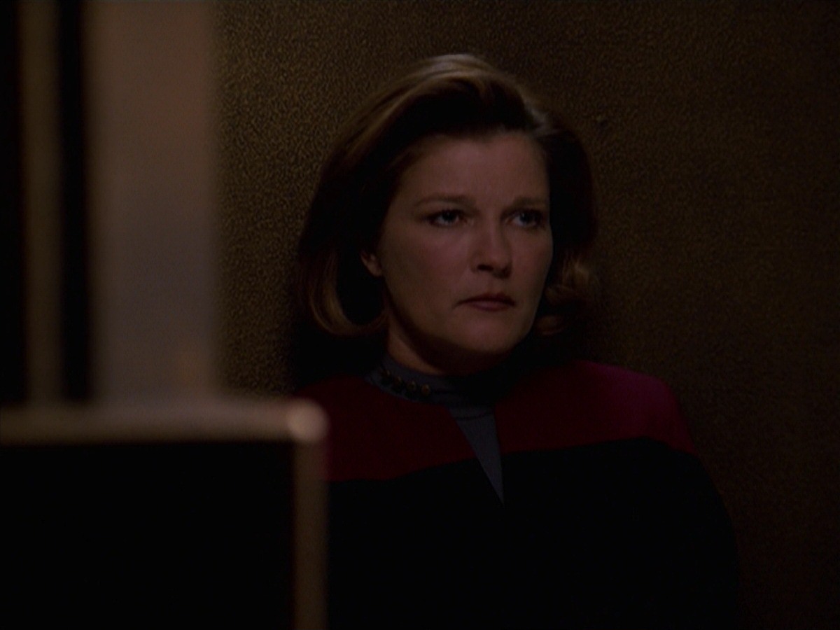extant_StarTrek_VOY_7x24-RenaissanceMan_1597.jpg