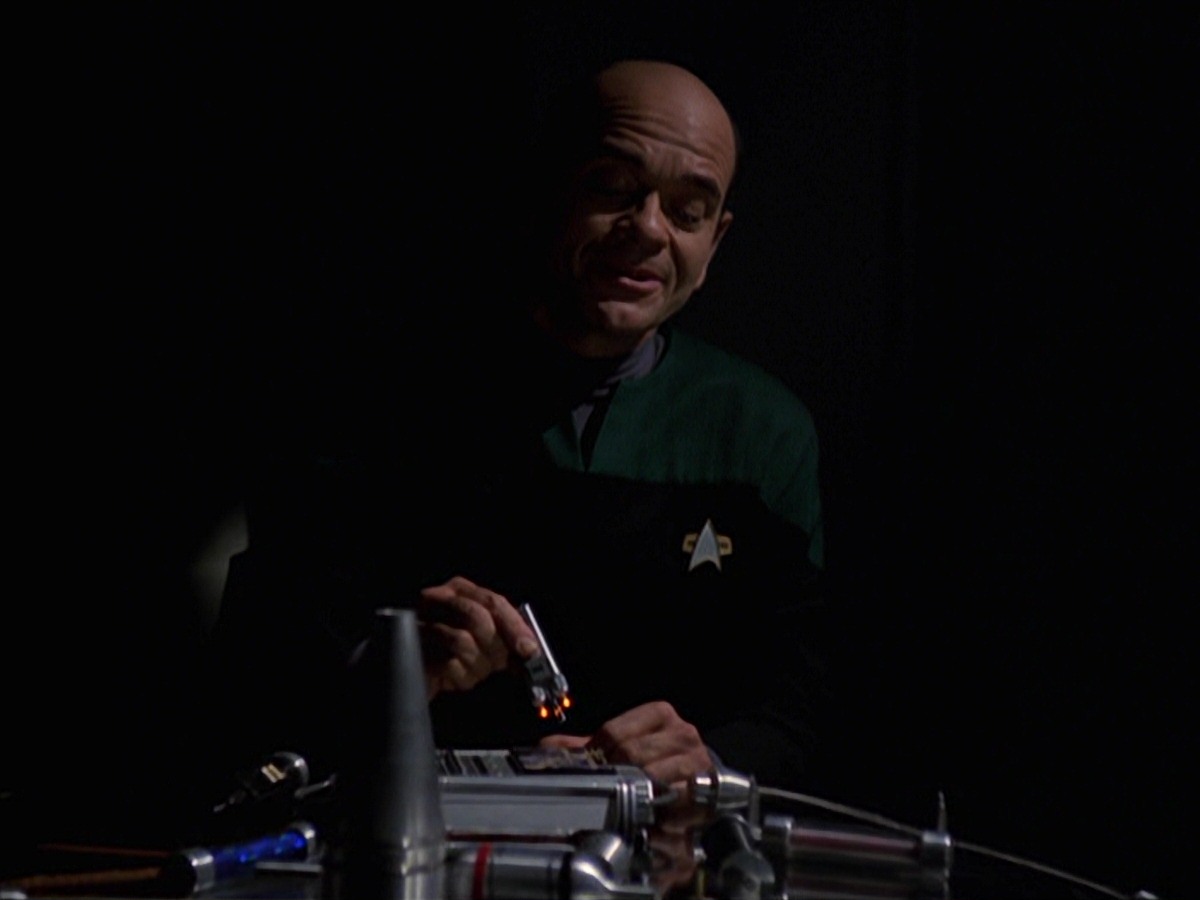 extant_StarTrek_VOY_7x24-RenaissanceMan_1644.jpg