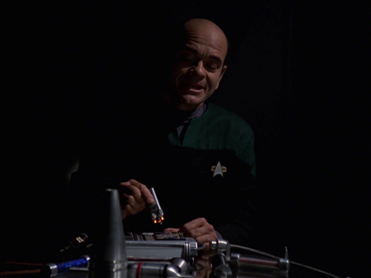 extant_StarTrek_VOY_7x24-RenaissanceMan_1645.jpg