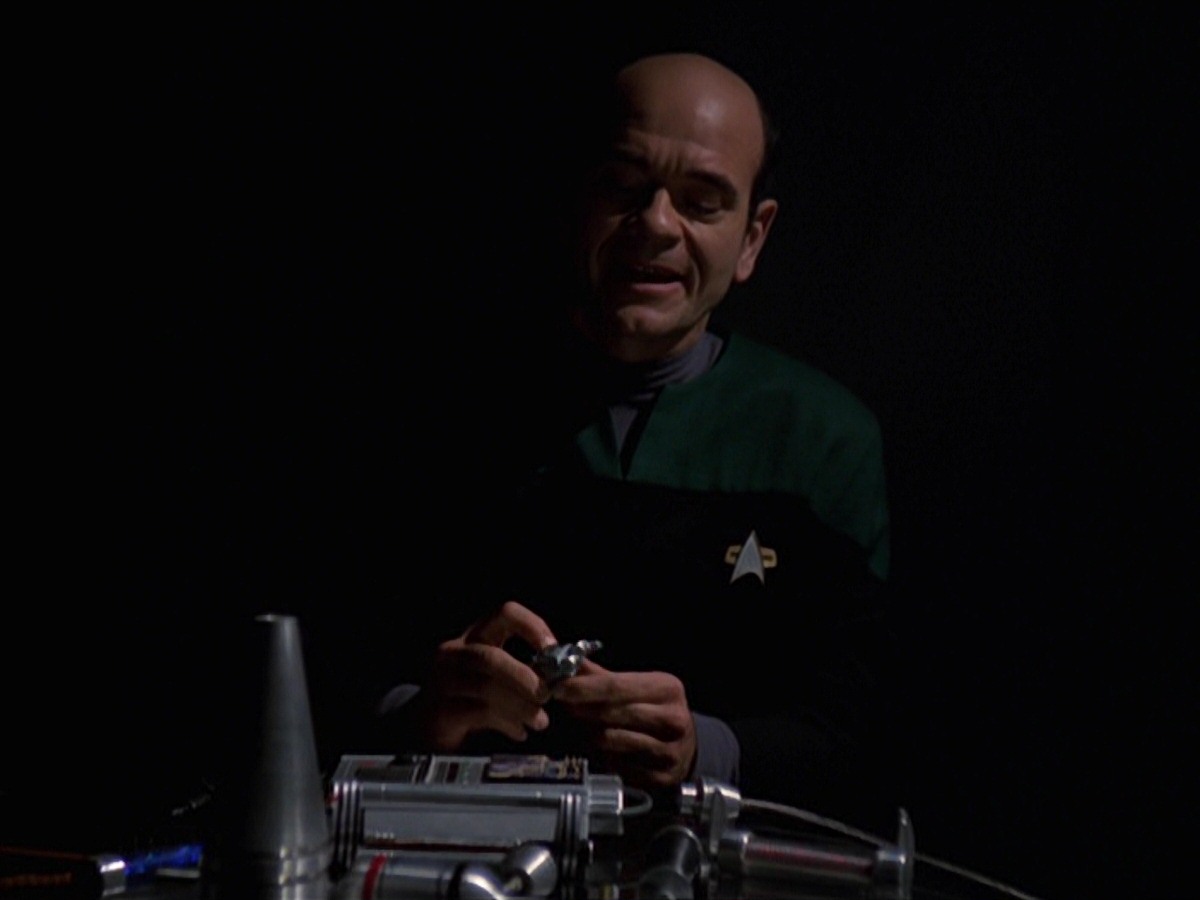 extant_StarTrek_VOY_7x24-RenaissanceMan_1649.jpg
