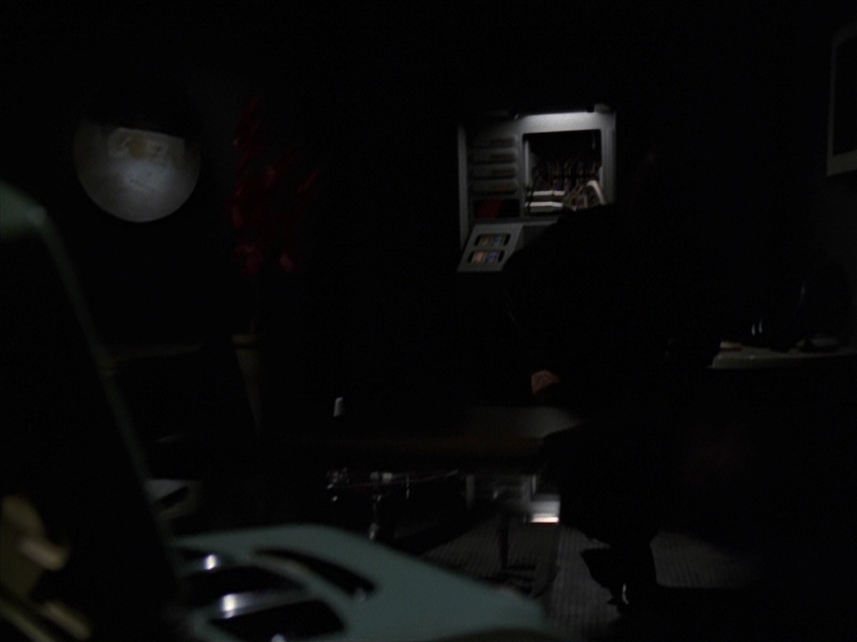 extant_StarTrek_VOY_7x24-RenaissanceMan_1652.jpg