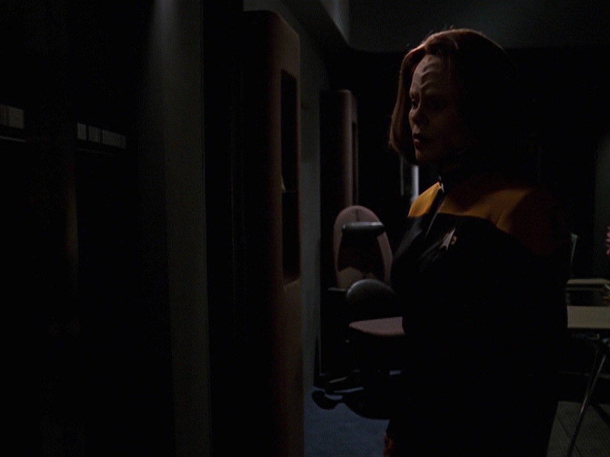 extant_StarTrek_VOY_7x24-RenaissanceMan_1682.jpg