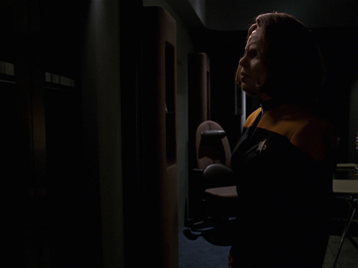 extant_StarTrek_VOY_7x24-RenaissanceMan_1683.jpg