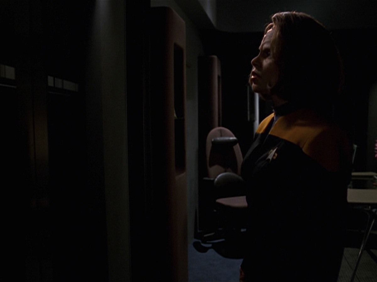 extant_StarTrek_VOY_7x24-RenaissanceMan_1684.jpg