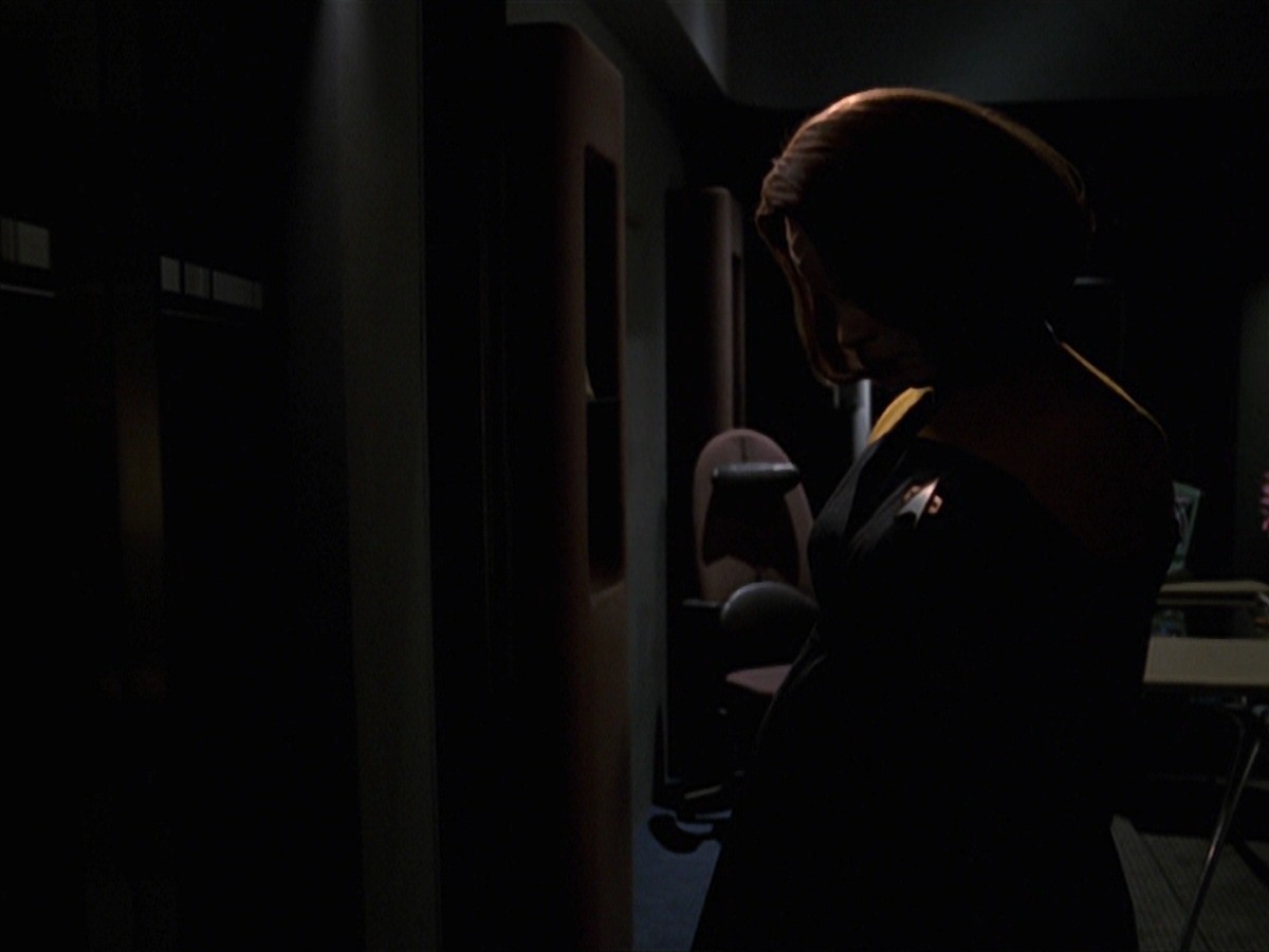 extant_StarTrek_VOY_7x24-RenaissanceMan_1691.jpg