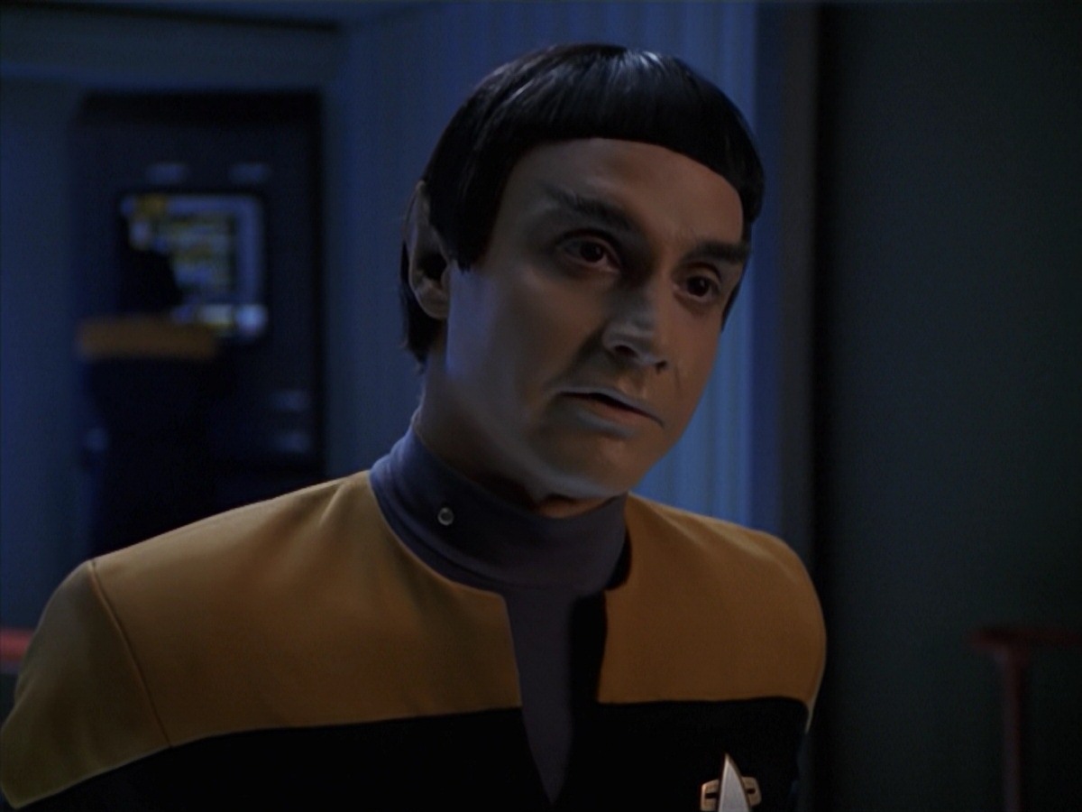 extant_StarTrek_VOY_7x24-RenaissanceMan_1748.jpg