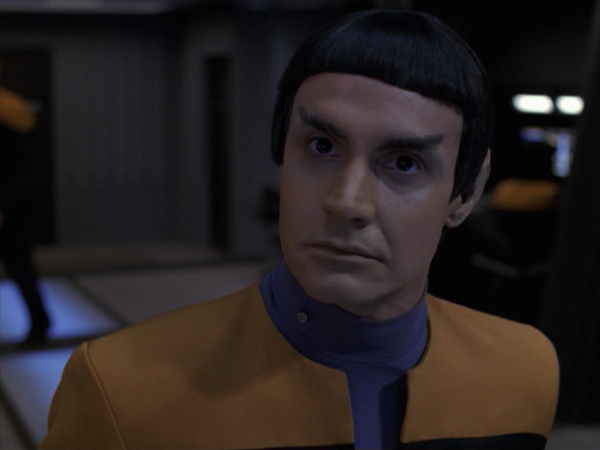 extant_StarTrek_VOY_7x24-RenaissanceMan_1759.jpg
