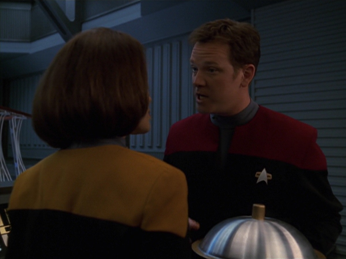 extant_StarTrek_VOY_7x24-RenaissanceMan_1803.jpg