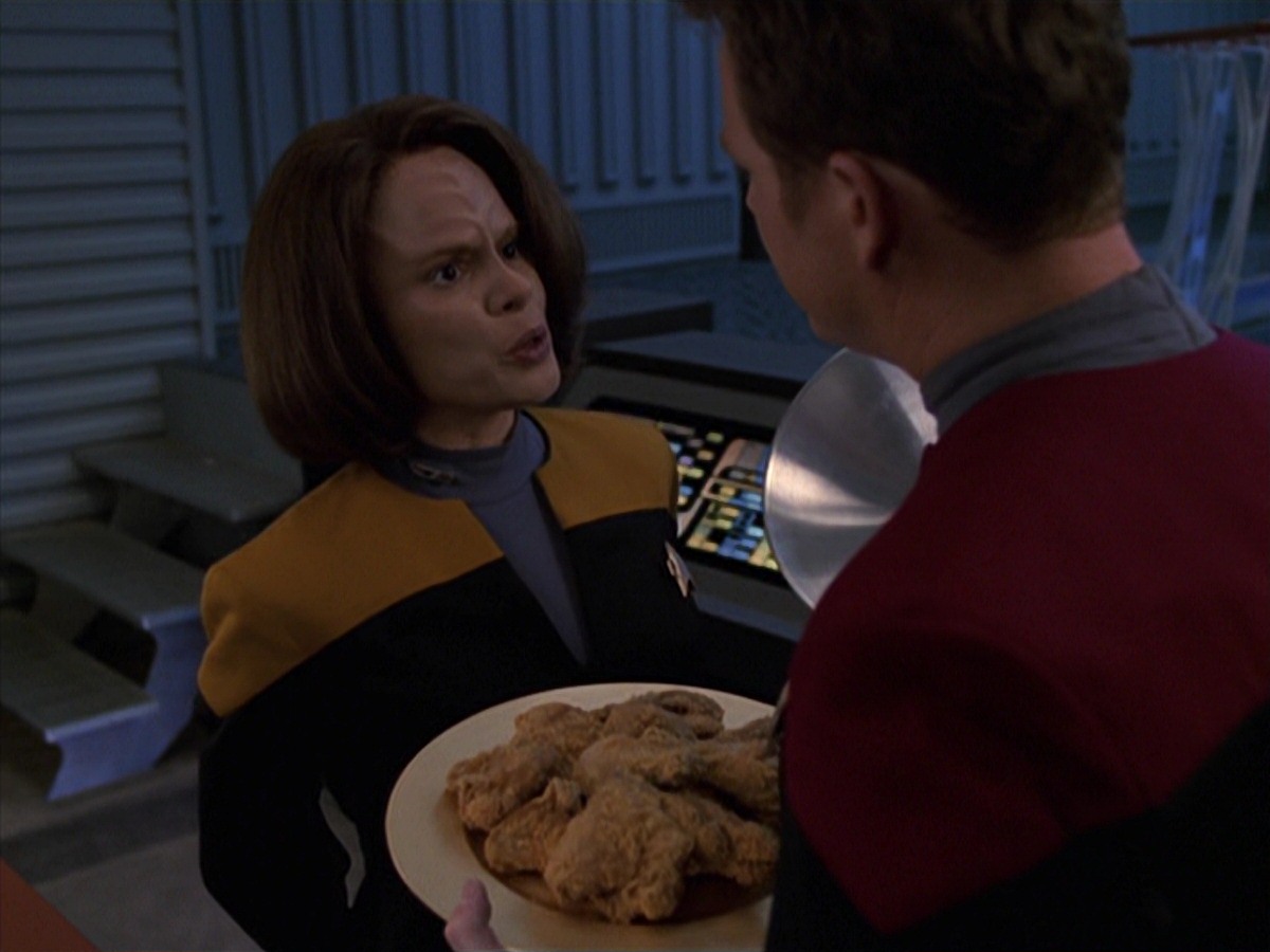 extant_StarTrek_VOY_7x24-RenaissanceMan_1809.jpg