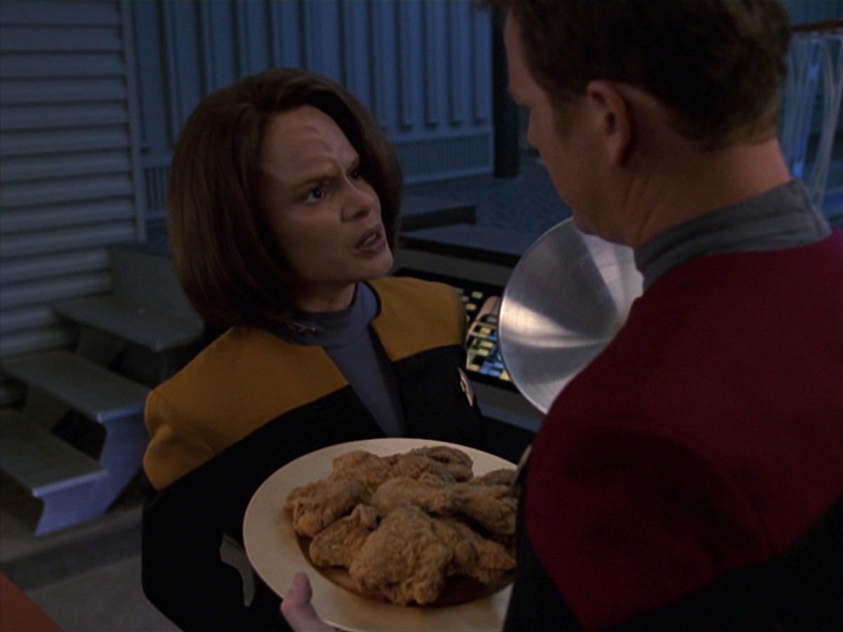 extant_StarTrek_VOY_7x24-RenaissanceMan_1812.jpg