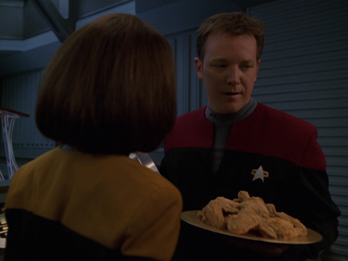 extant_StarTrek_VOY_7x24-RenaissanceMan_1813.jpg