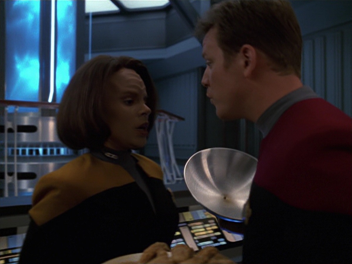extant_StarTrek_VOY_7x24-RenaissanceMan_1823.jpg