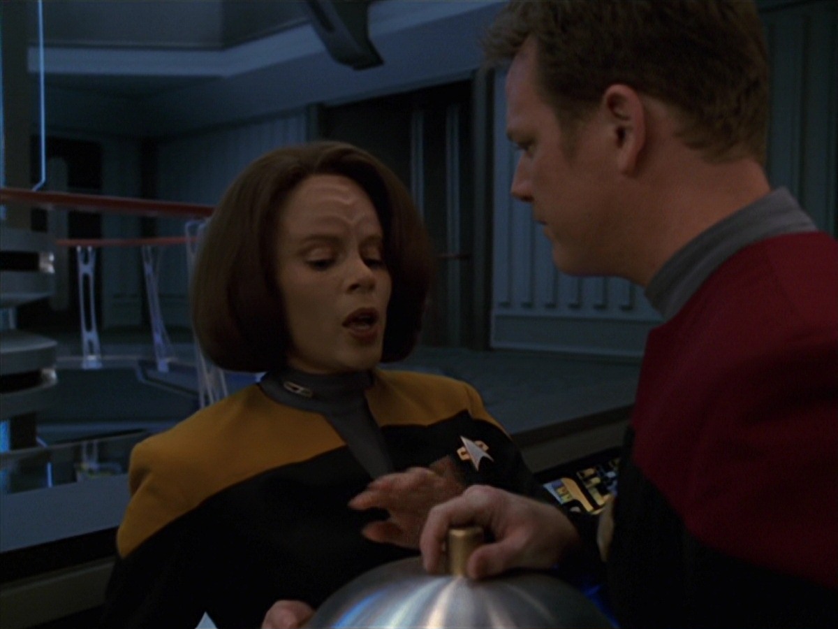 extant_StarTrek_VOY_7x24-RenaissanceMan_1831.jpg