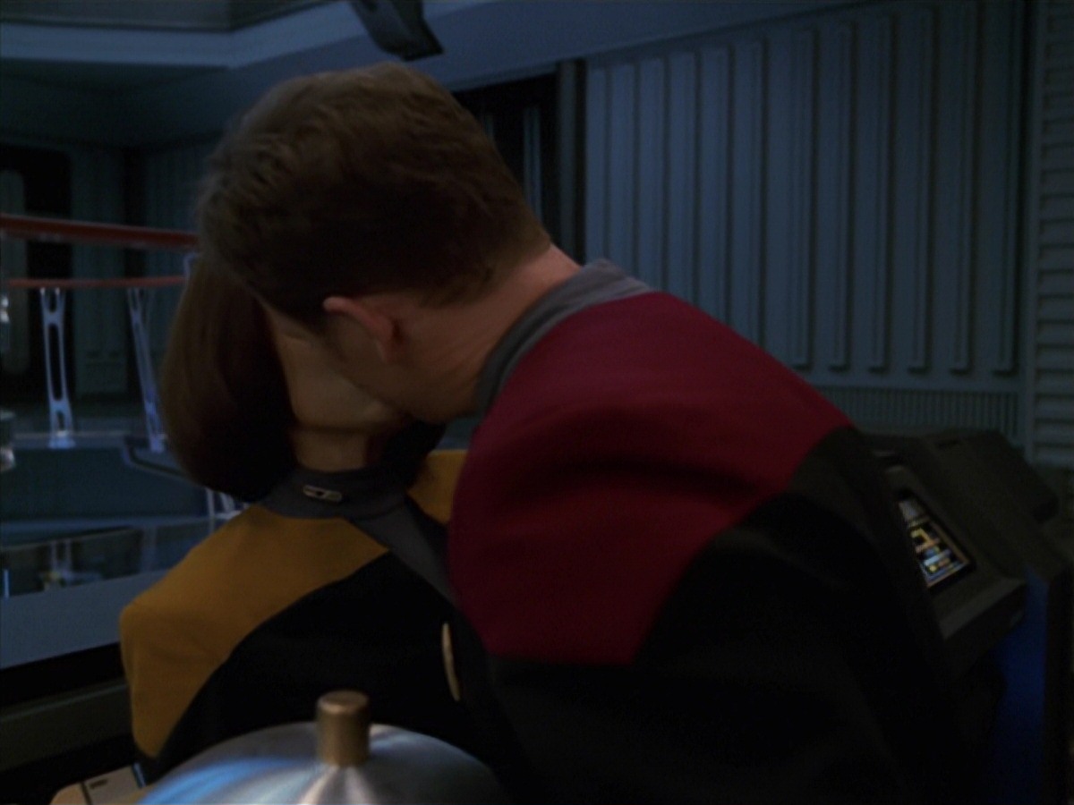 extant_StarTrek_VOY_7x24-RenaissanceMan_1857.jpg