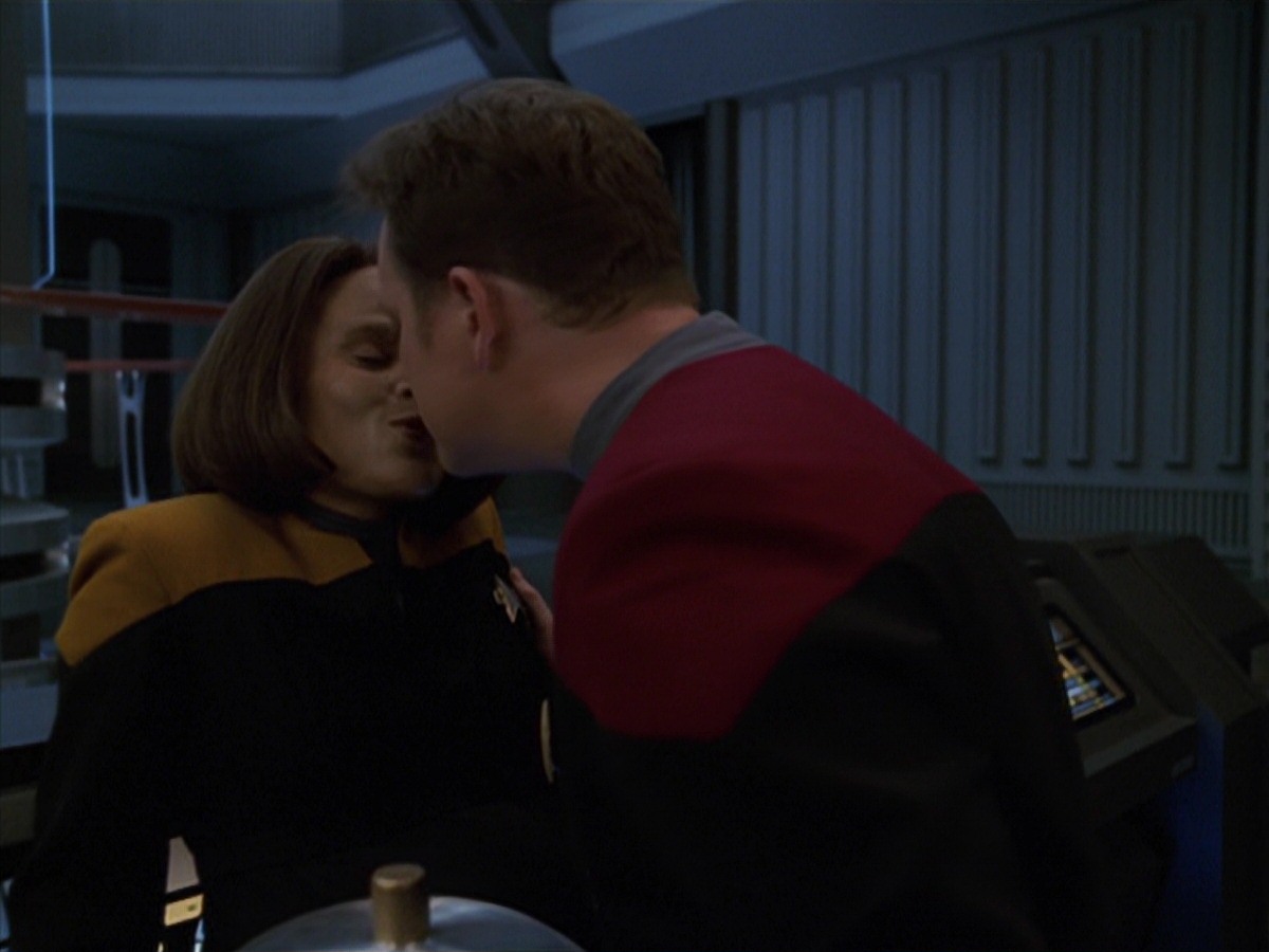extant_StarTrek_VOY_7x24-RenaissanceMan_1864.jpg