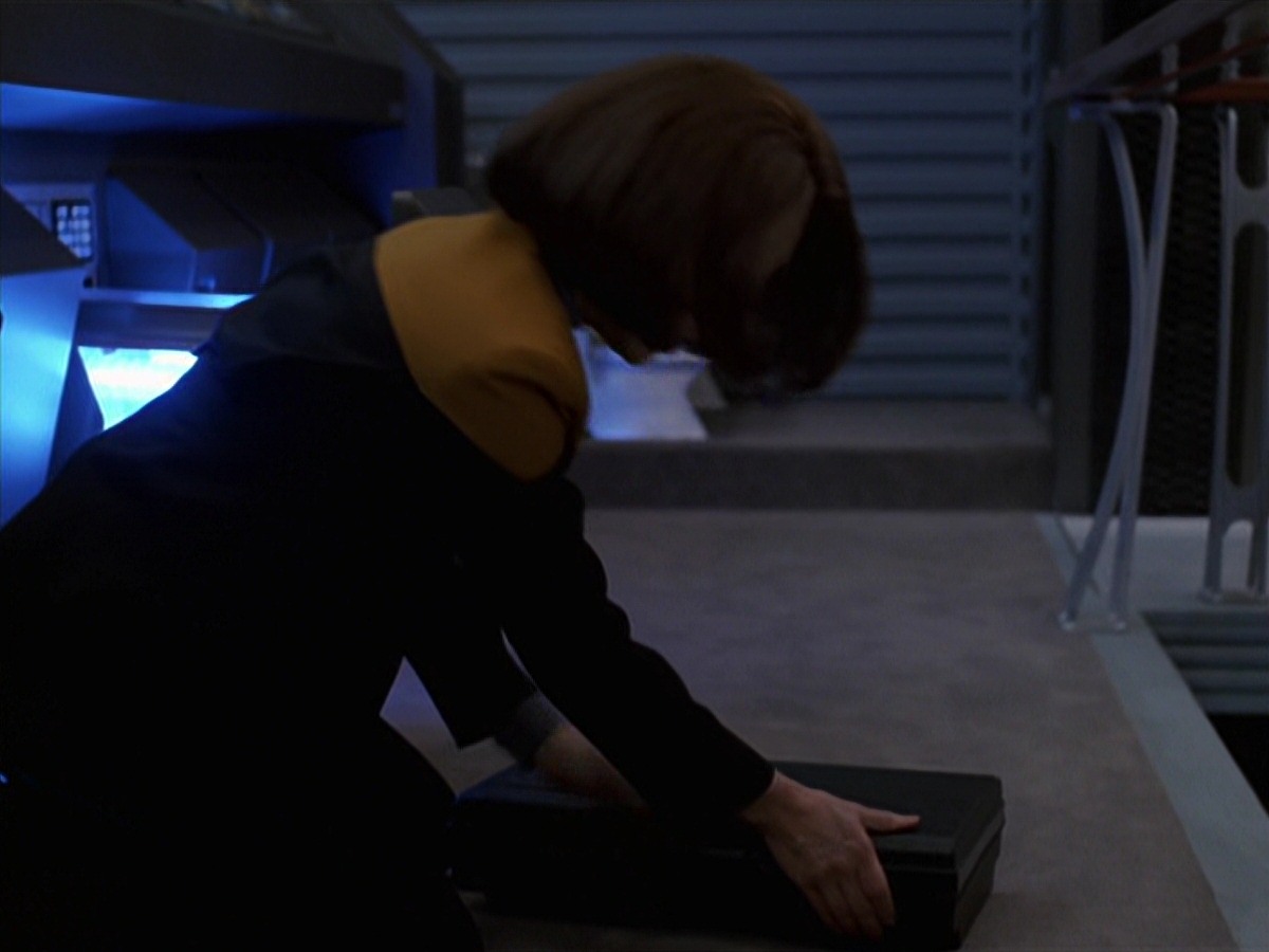 extant_StarTrek_VOY_7x24-RenaissanceMan_1884.jpg