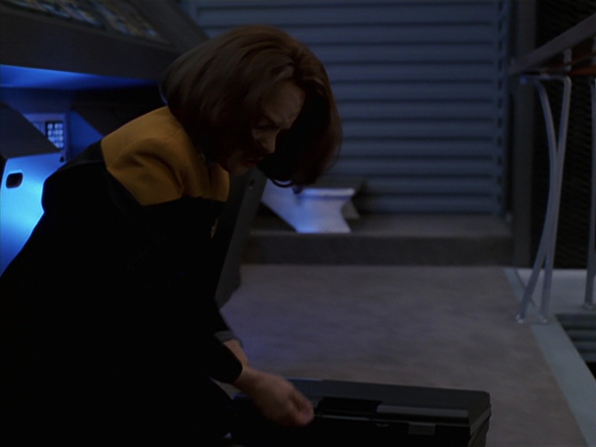 extant_StarTrek_VOY_7x24-RenaissanceMan_1885.jpg