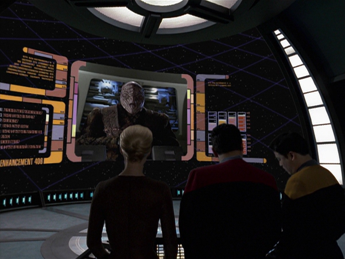 extant_StarTrek_VOY_7x24-RenaissanceMan_1907.jpg