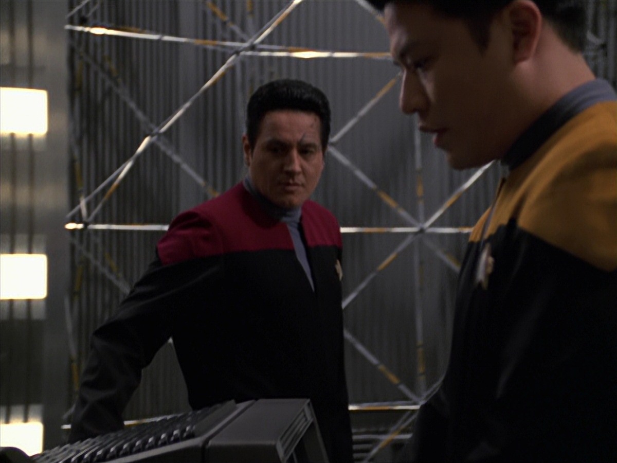 extant_StarTrek_VOY_7x24-RenaissanceMan_1928.jpg