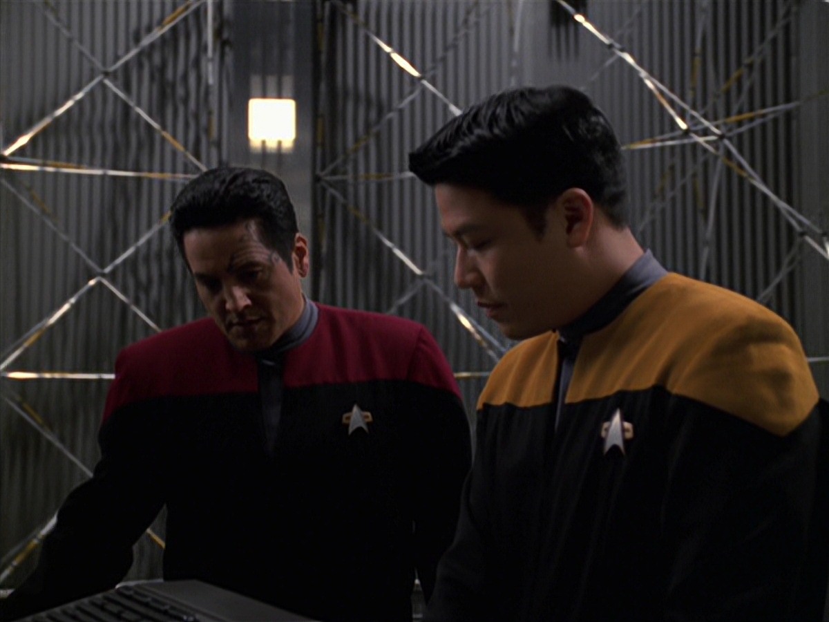 extant_StarTrek_VOY_7x24-RenaissanceMan_1931.jpg