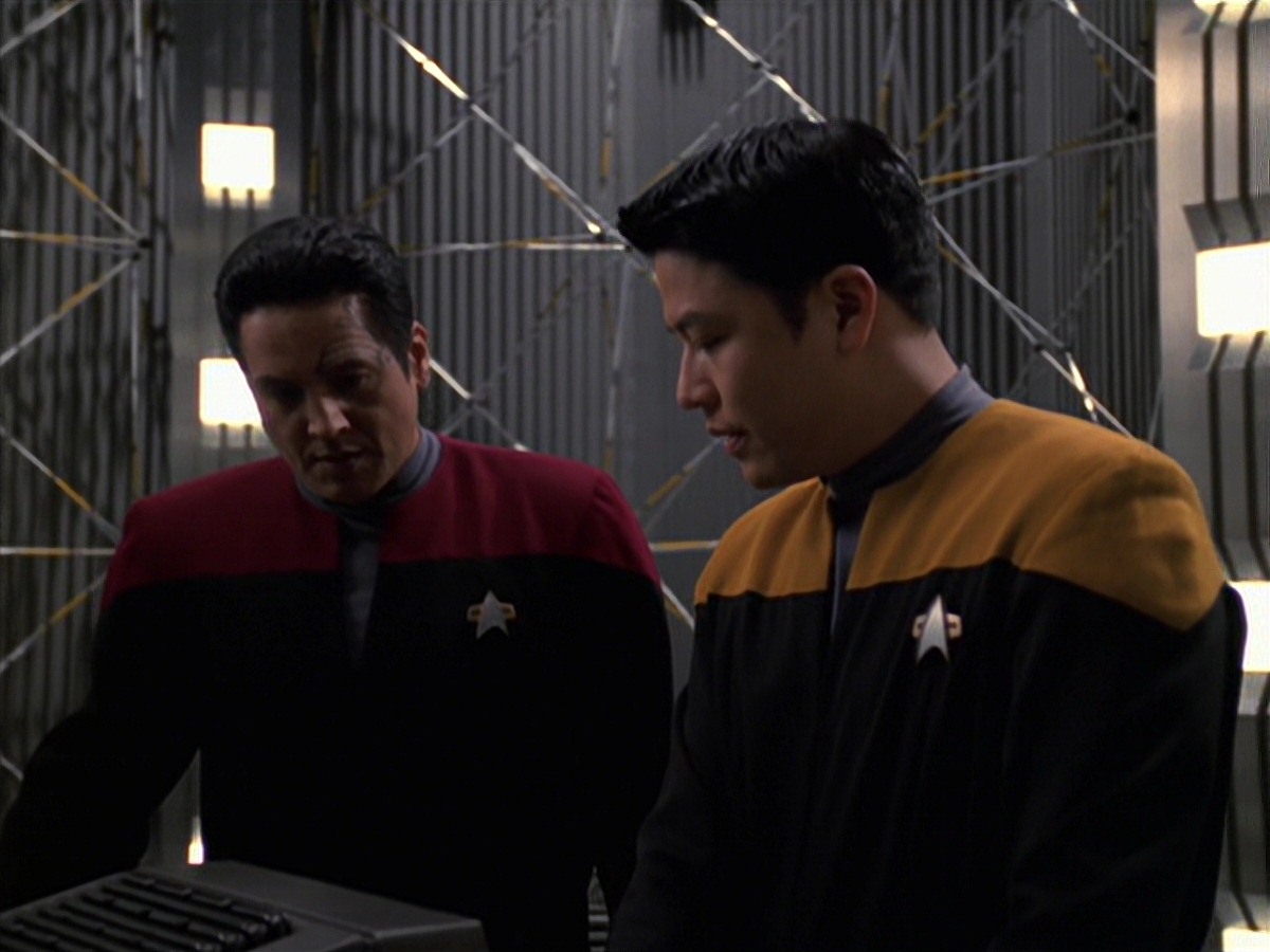extant_StarTrek_VOY_7x24-RenaissanceMan_1932.jpg