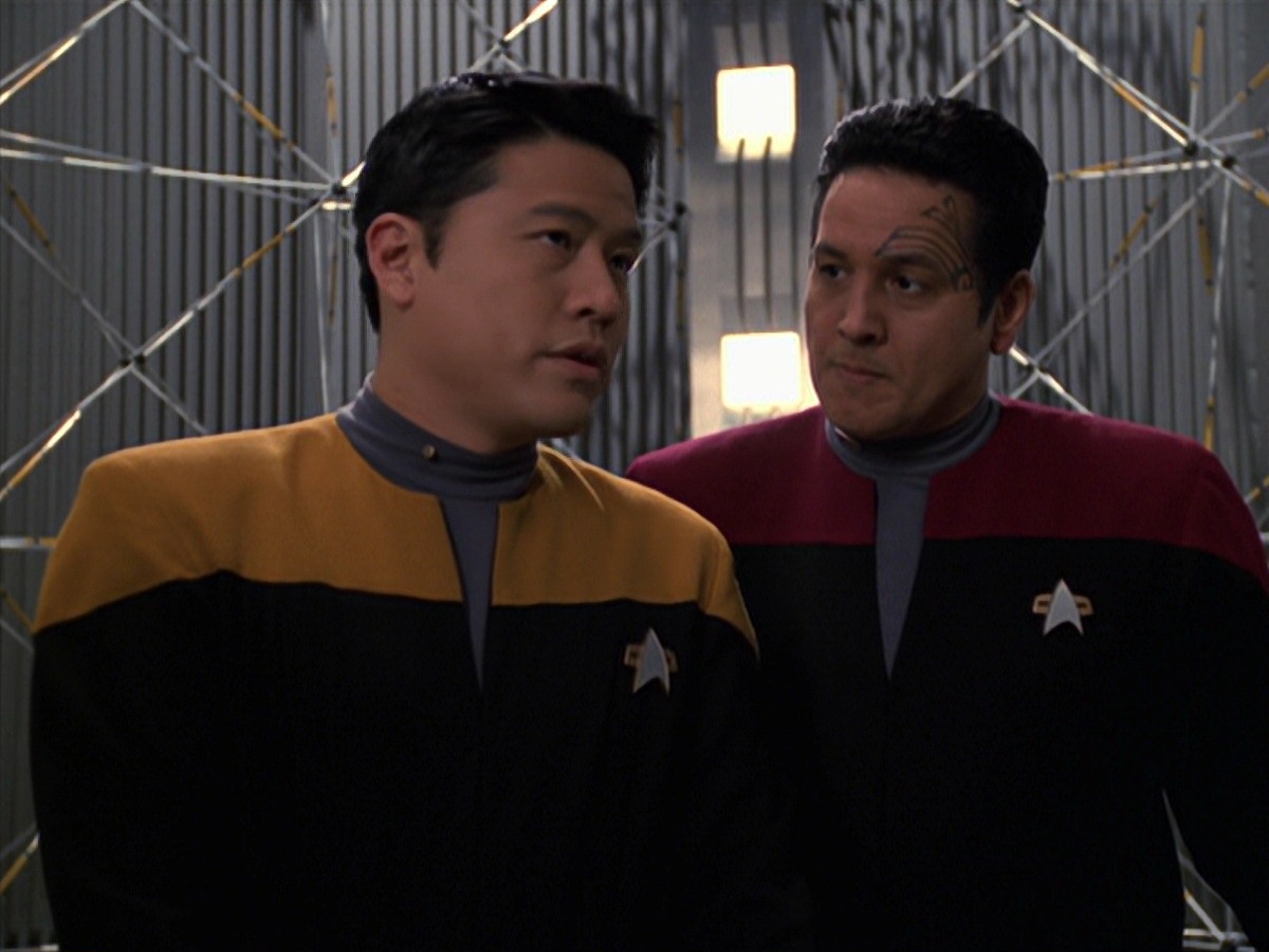 extant_StarTrek_VOY_7x24-RenaissanceMan_1957.jpg