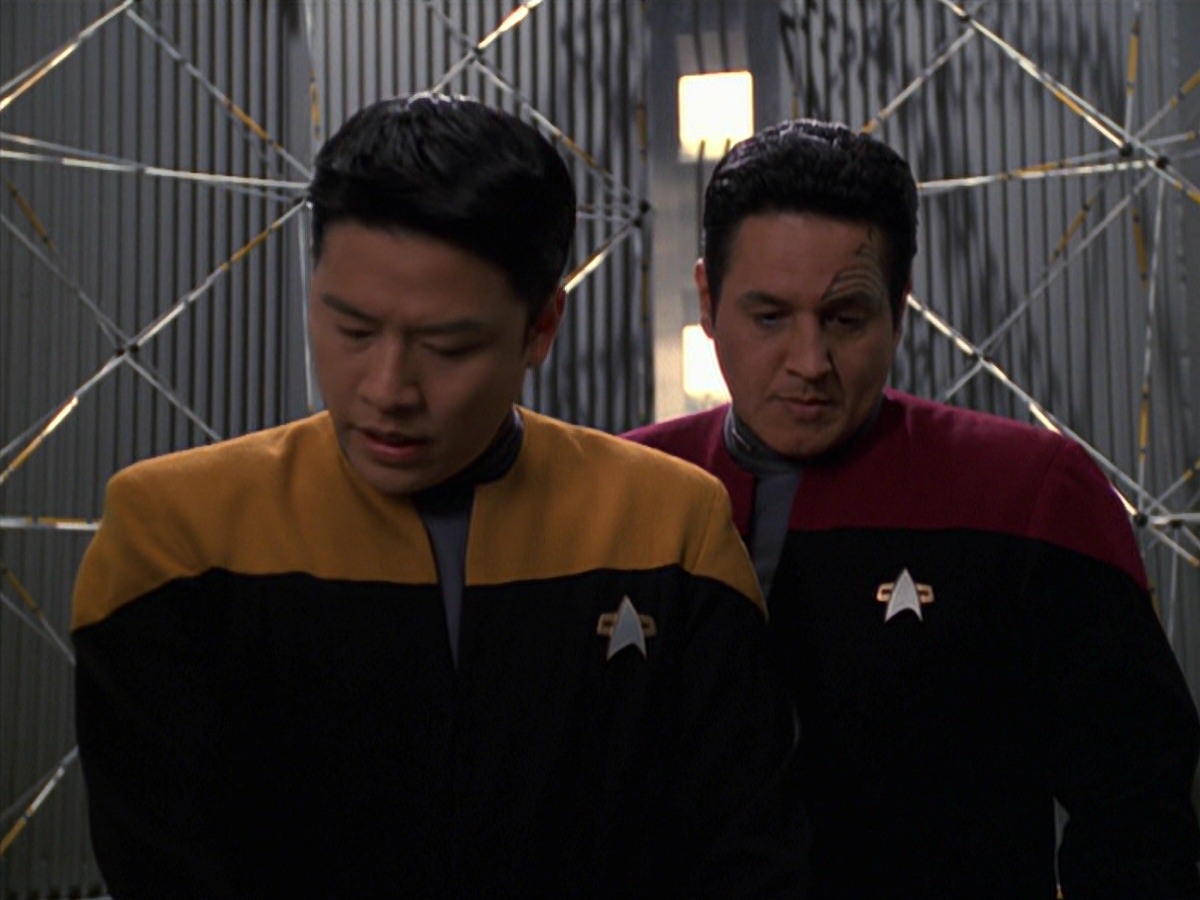 extant_StarTrek_VOY_7x24-RenaissanceMan_1963.jpg