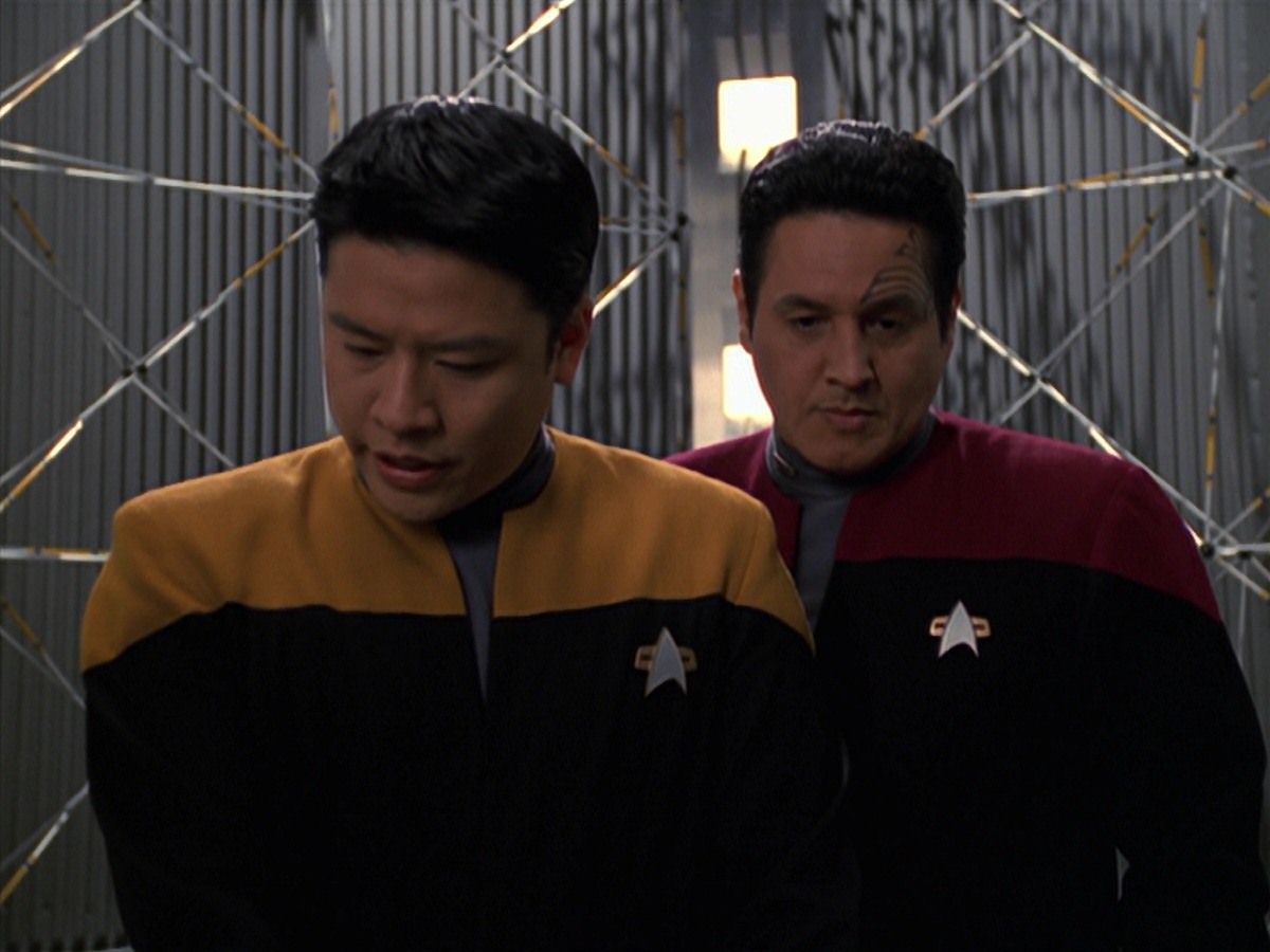 extant_StarTrek_VOY_7x24-RenaissanceMan_1964.jpg