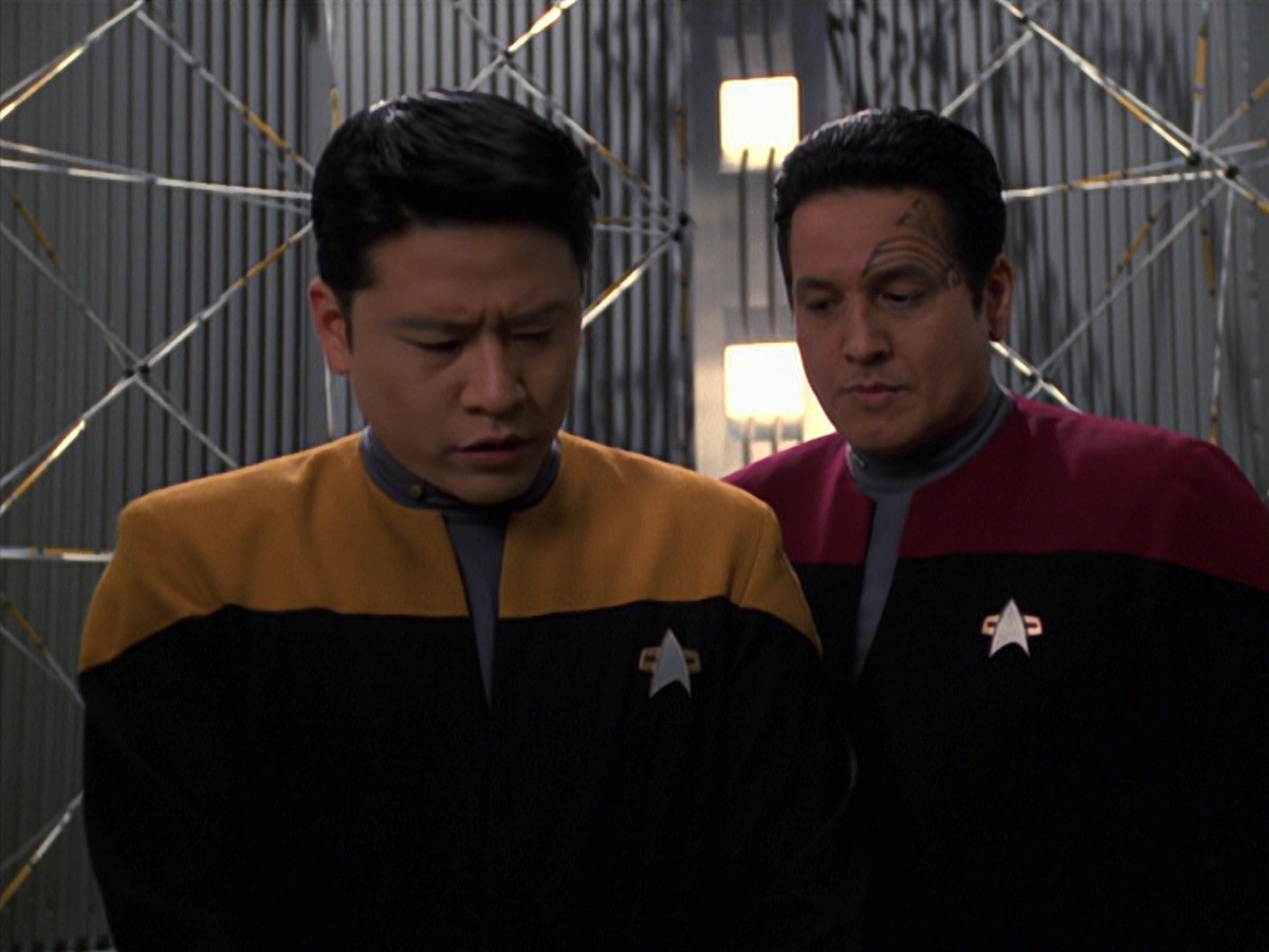 extant_StarTrek_VOY_7x24-RenaissanceMan_1968.jpg