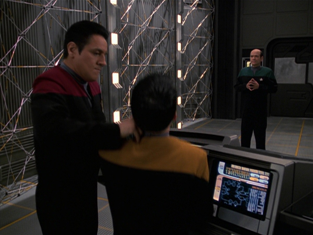 extant_StarTrek_VOY_7x24-RenaissanceMan_1985.jpg