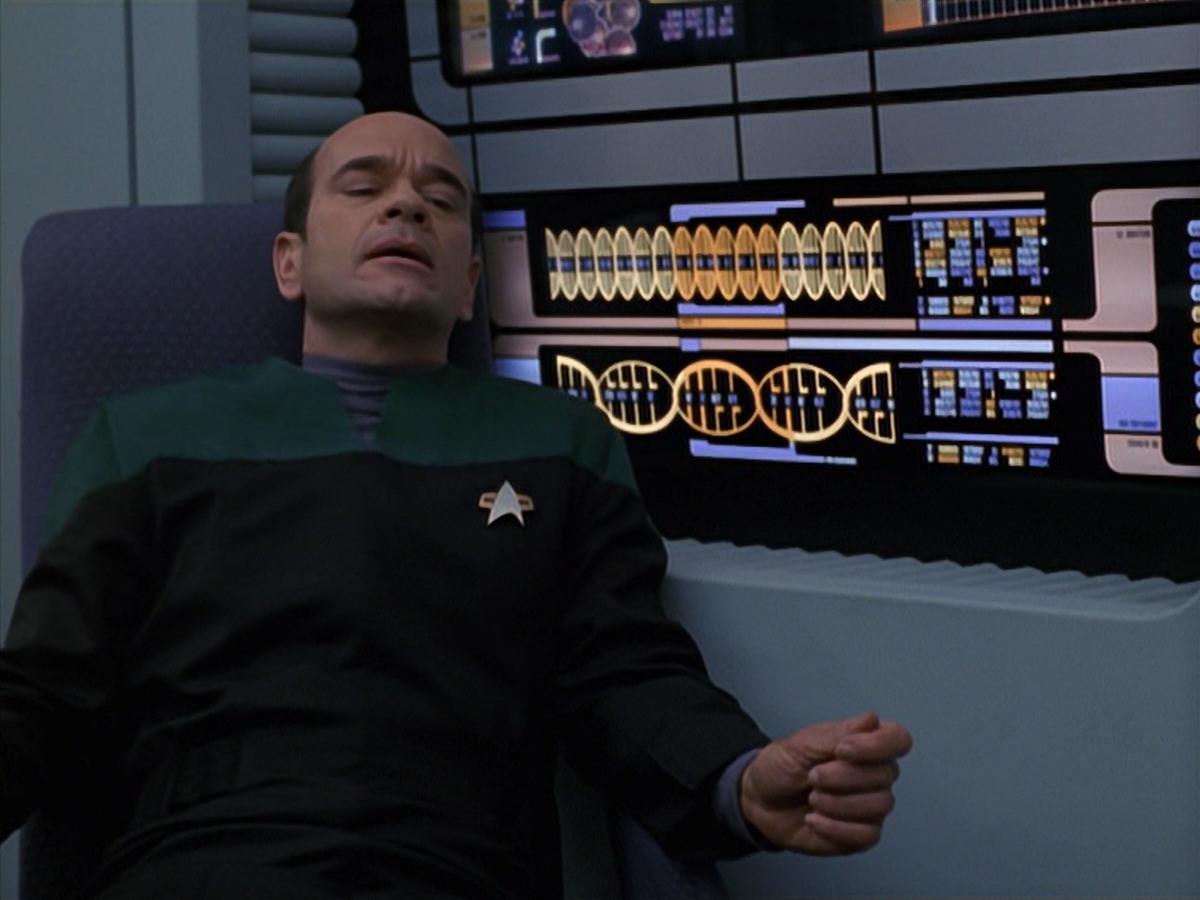 extant_StarTrek_VOY_7x24-RenaissanceMan_2037.jpg