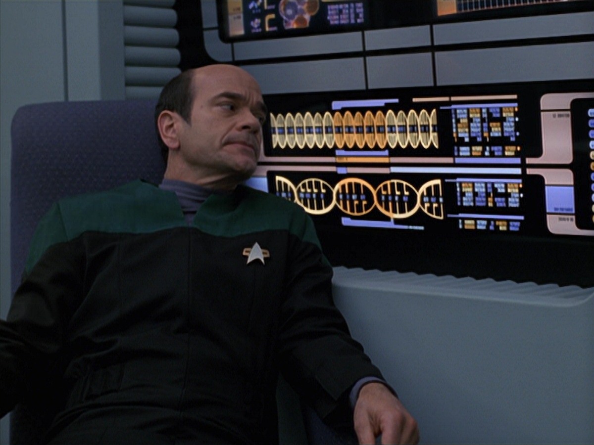 extant_StarTrek_VOY_7x24-RenaissanceMan_2040.jpg