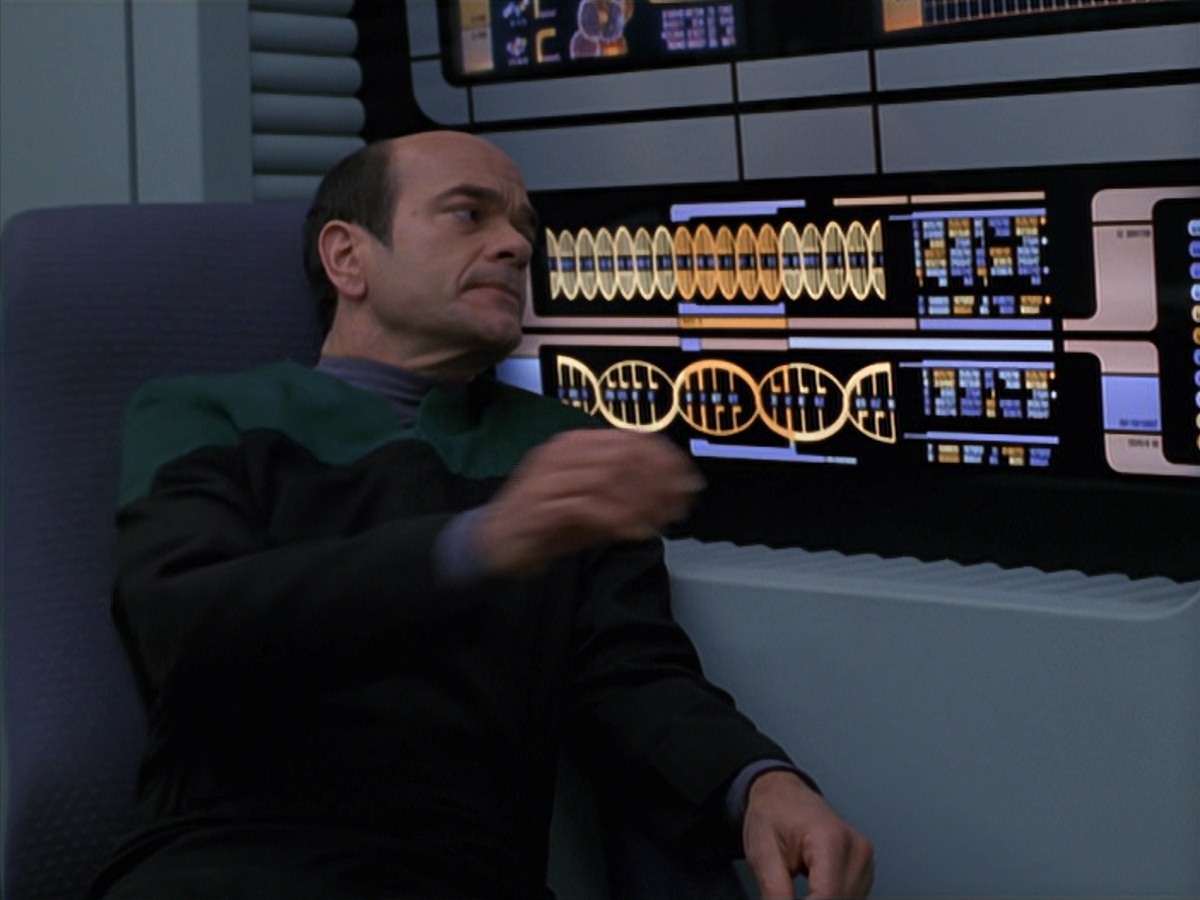 extant_StarTrek_VOY_7x24-RenaissanceMan_2041.jpg