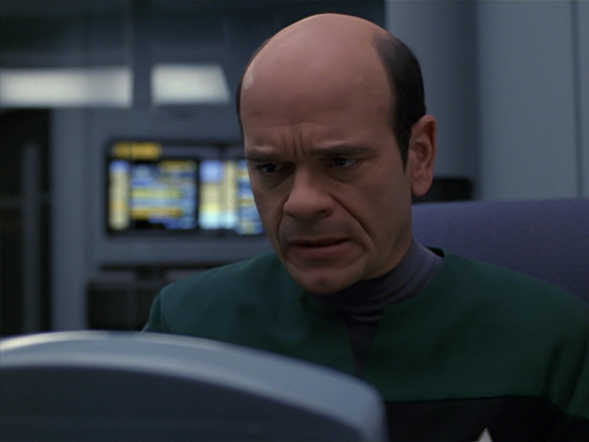 extant_StarTrek_VOY_7x24-RenaissanceMan_2068.jpg