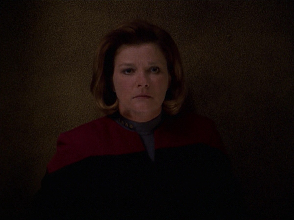 extant_StarTrek_VOY_7x24-RenaissanceMan_2075.jpg