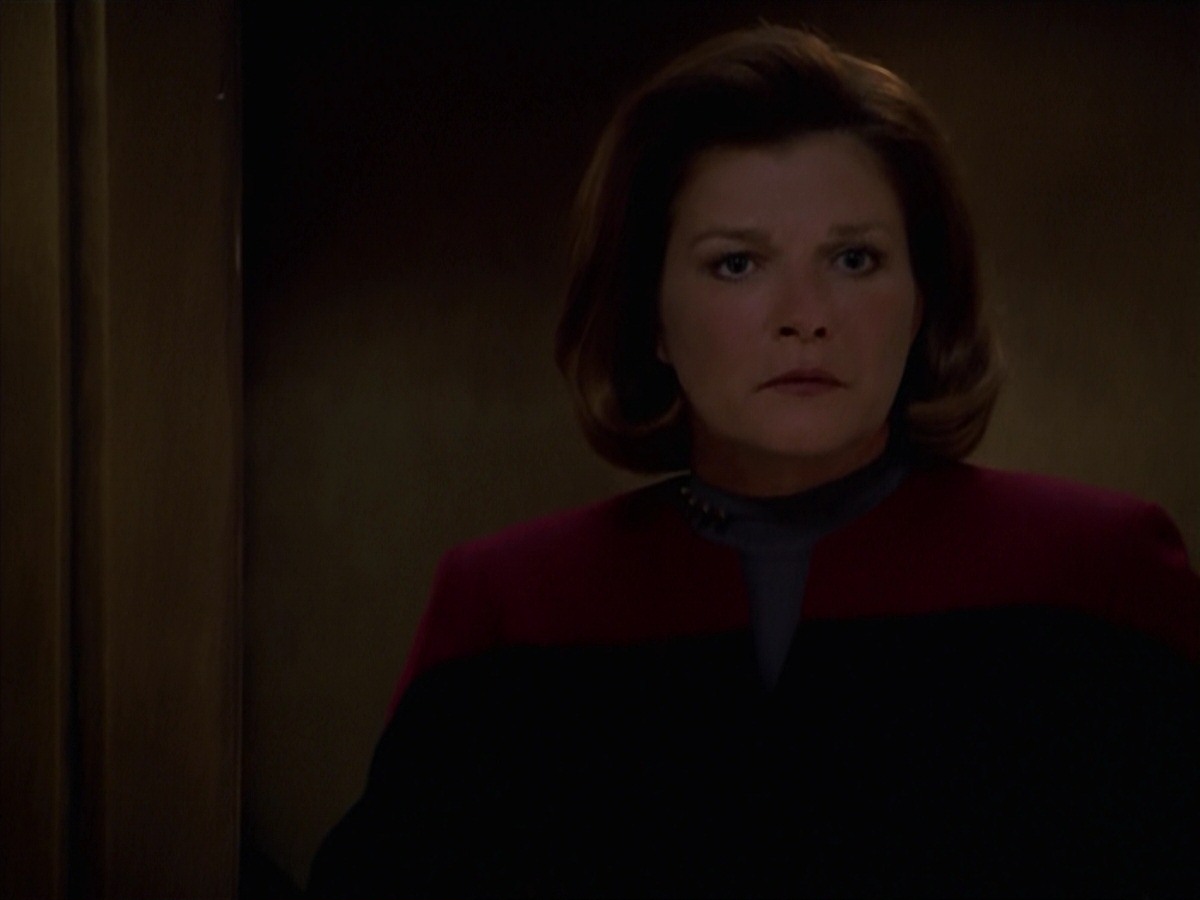 extant_StarTrek_VOY_7x24-RenaissanceMan_2079.jpg