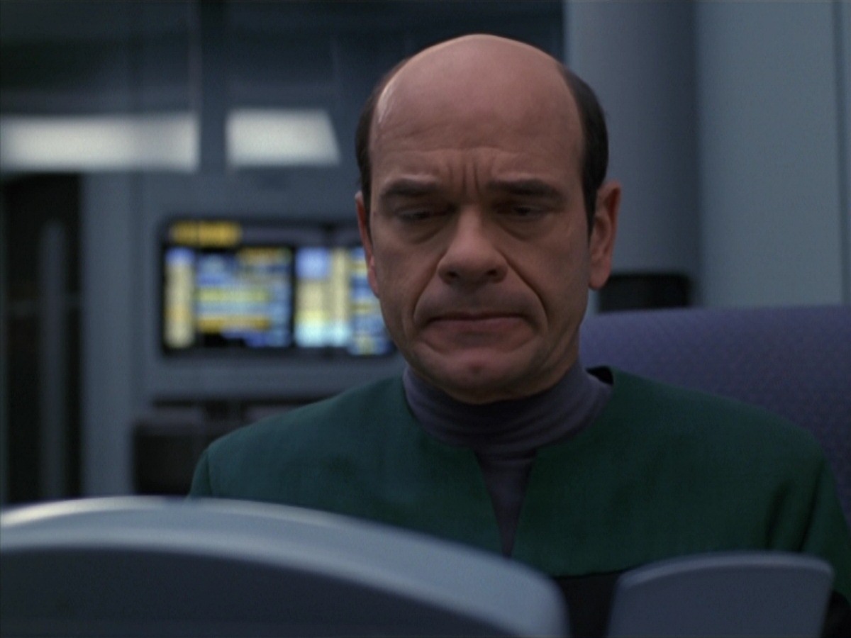 extant_StarTrek_VOY_7x24-RenaissanceMan_2084.jpg