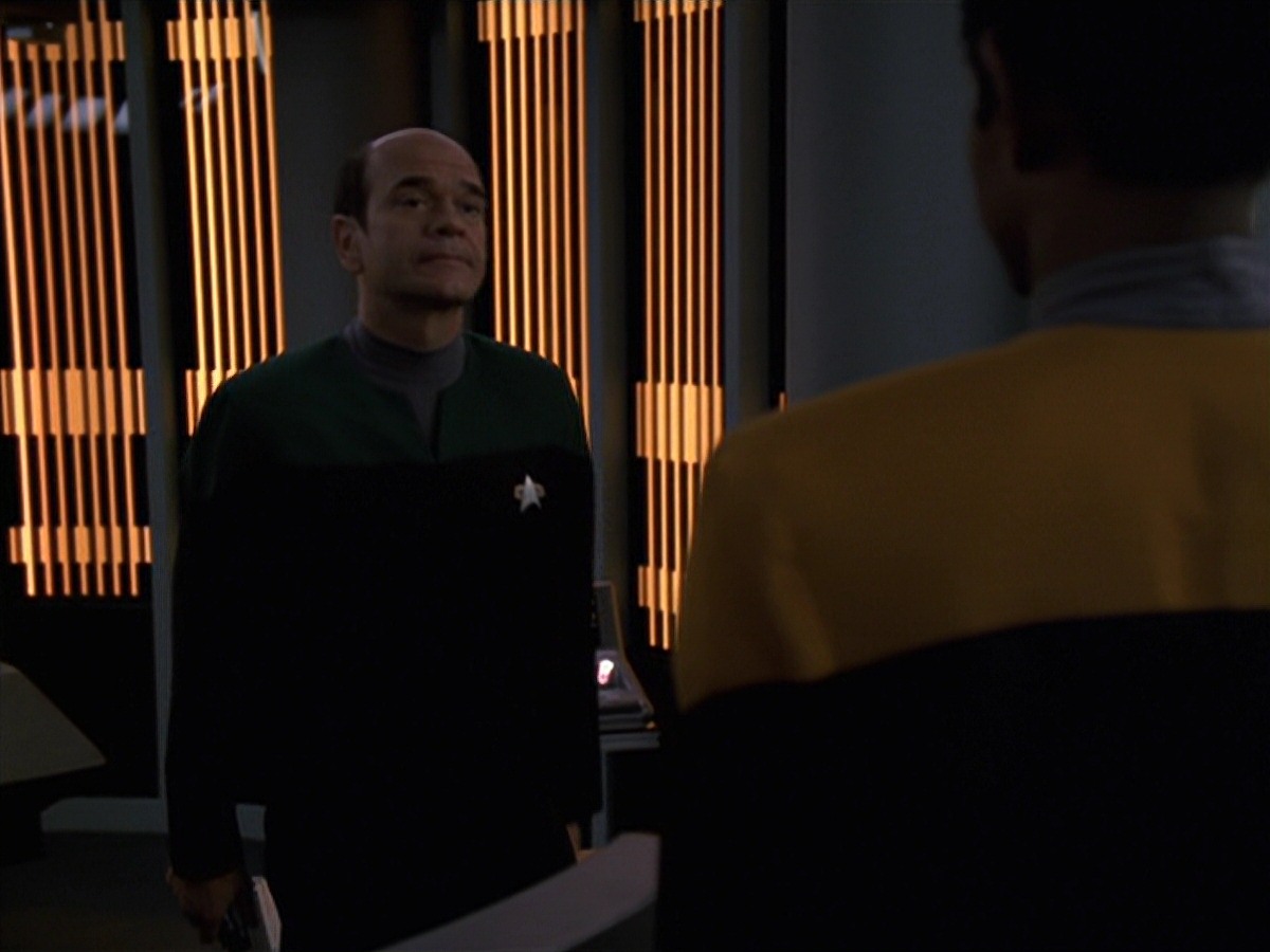 extant_StarTrek_VOY_7x24-RenaissanceMan_2114.jpg