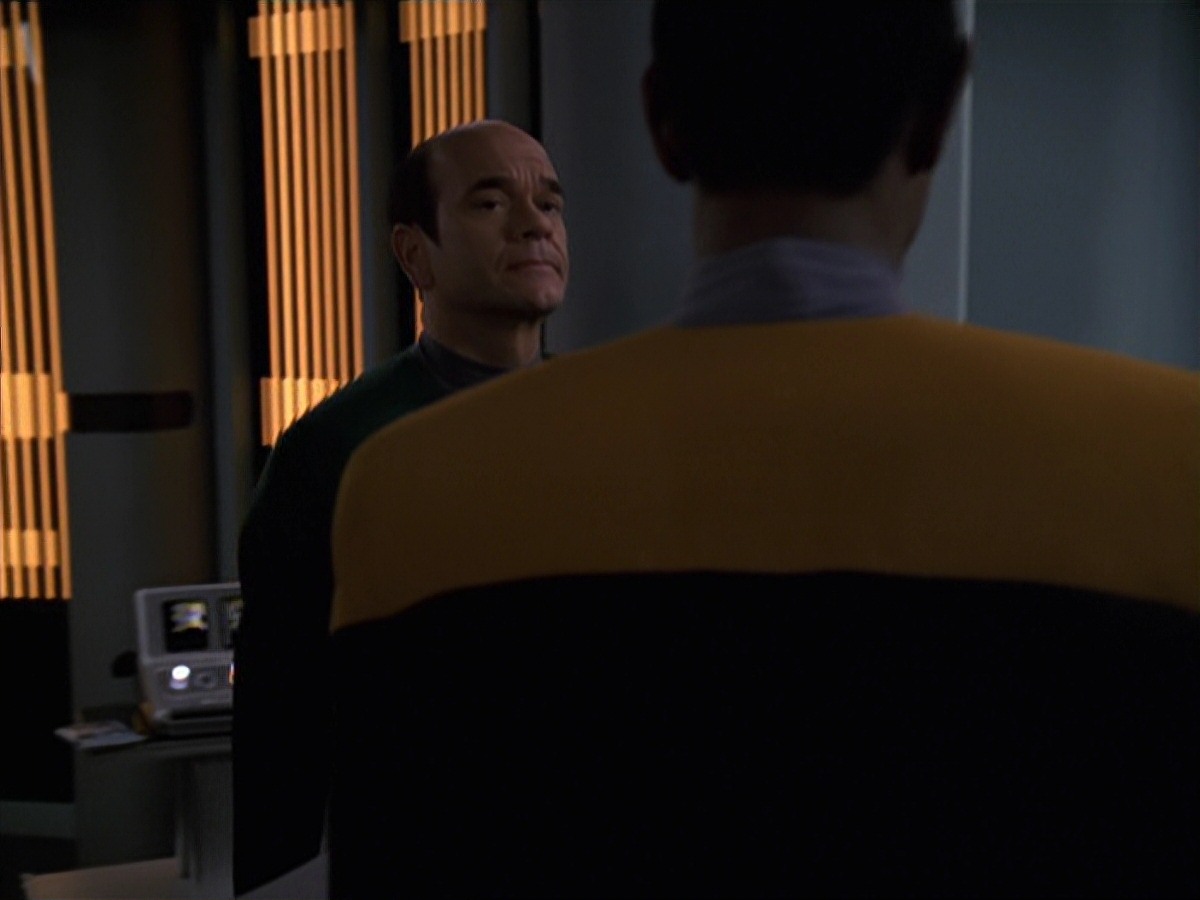 extant_StarTrek_VOY_7x24-RenaissanceMan_2115.jpg
