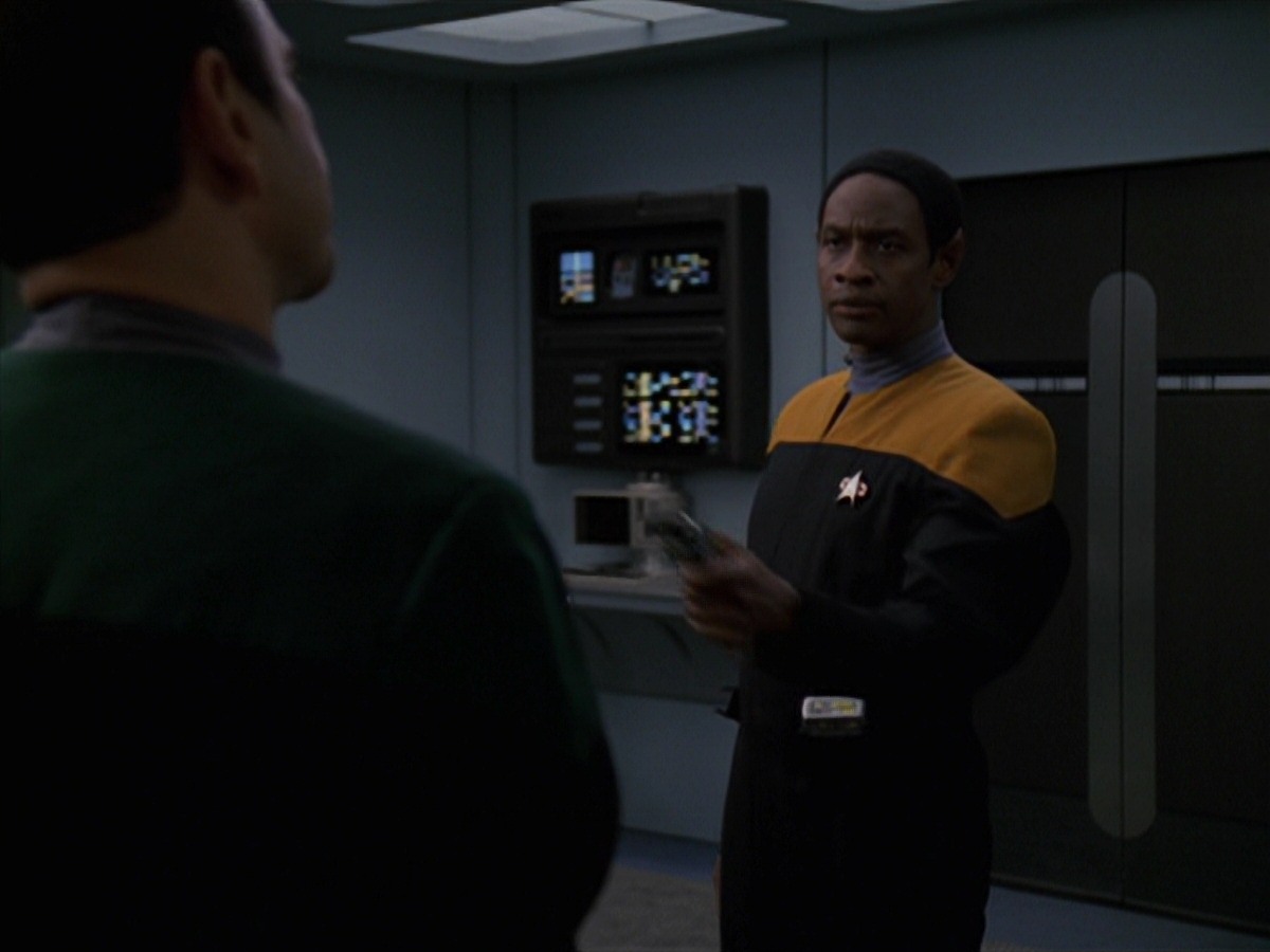 extant_StarTrek_VOY_7x24-RenaissanceMan_2134.jpg