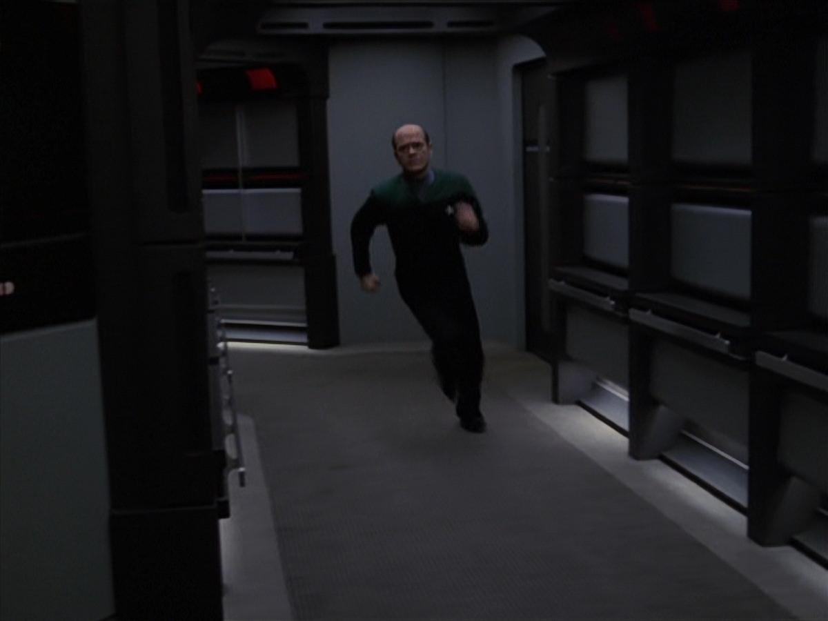 extant_StarTrek_VOY_7x24-RenaissanceMan_2160.jpg