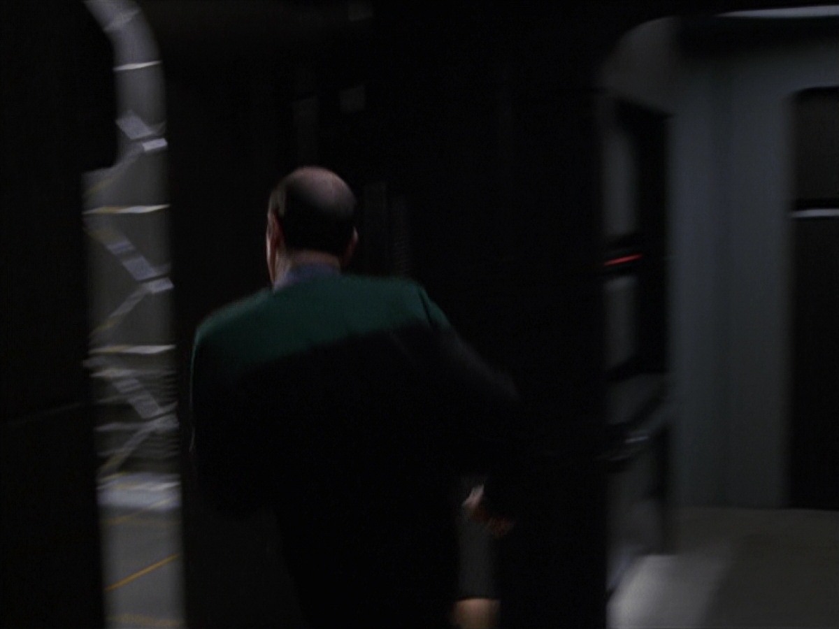 extant_StarTrek_VOY_7x24-RenaissanceMan_2163.jpg
