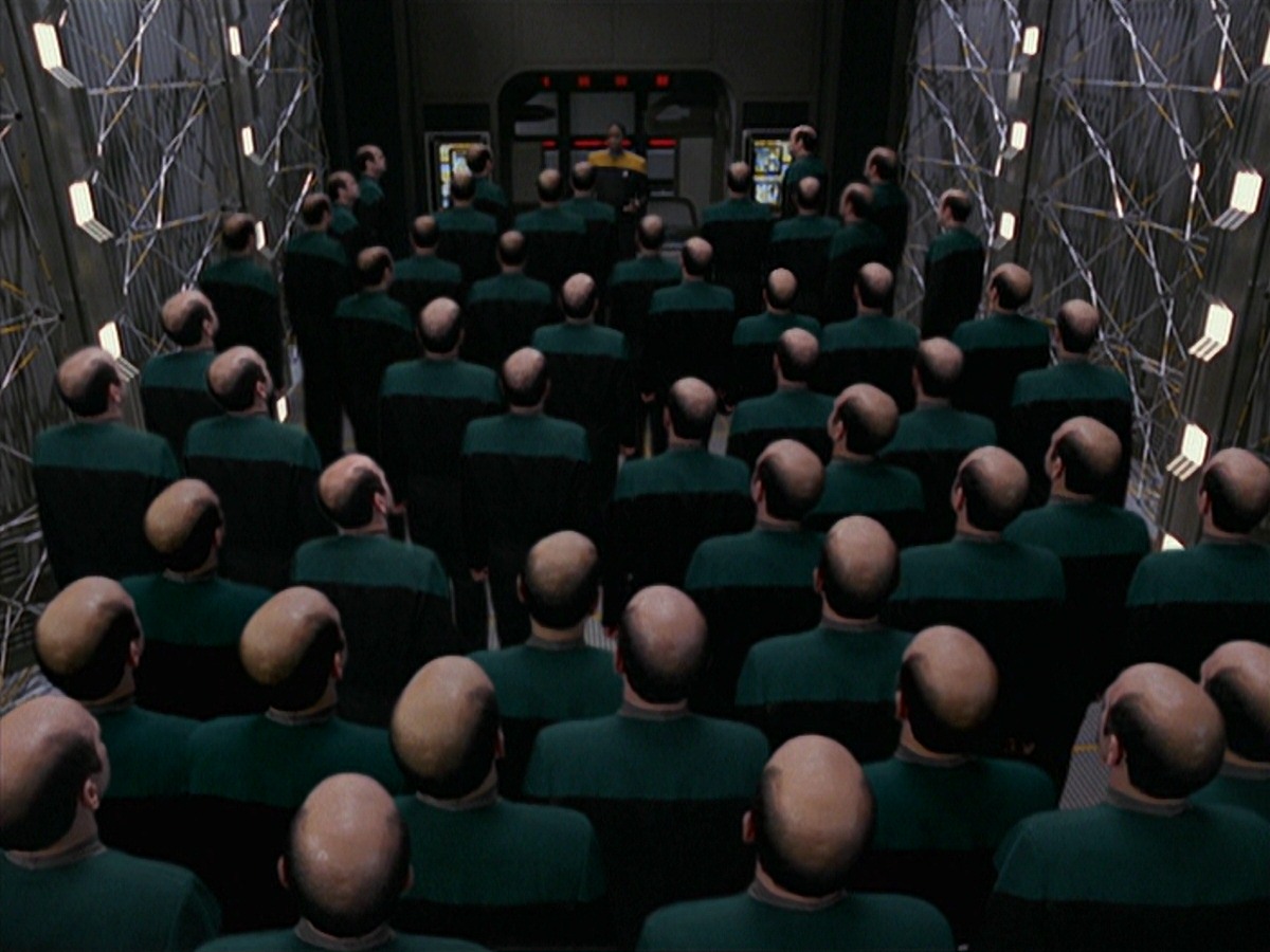 extant_StarTrek_VOY_7x24-RenaissanceMan_2186.jpg