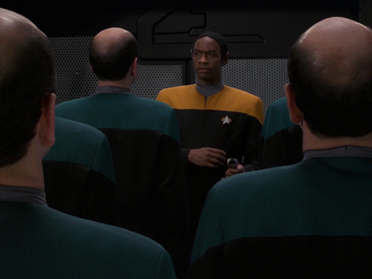 extant_StarTrek_VOY_7x24-RenaissanceMan_2195.jpg