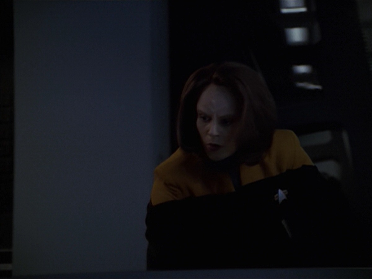 extant_StarTrek_VOY_7x24-RenaissanceMan_2202.jpg