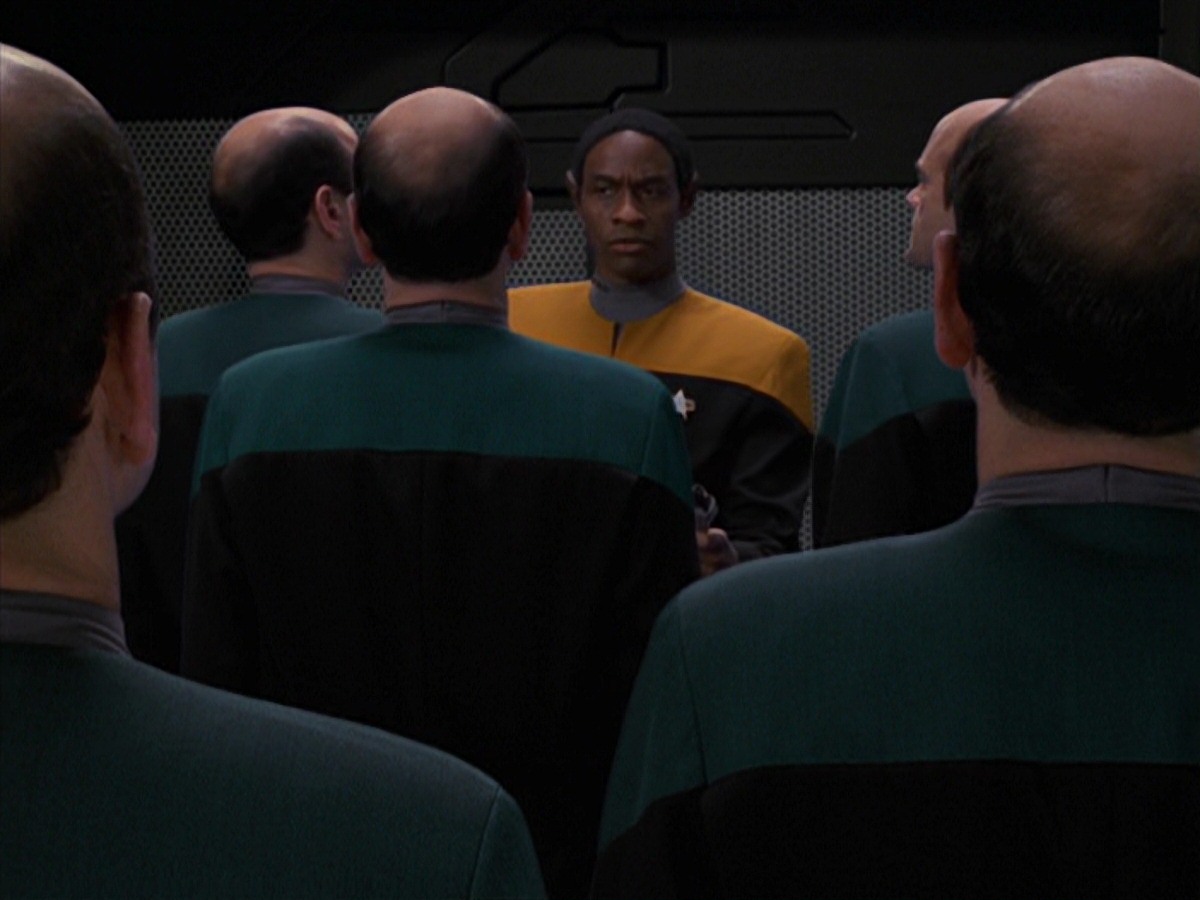 extant_StarTrek_VOY_7x24-RenaissanceMan_2210.jpg