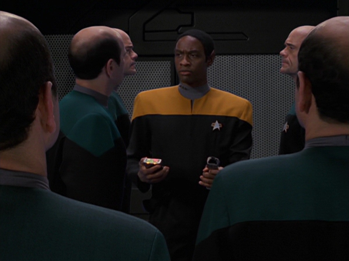 extant_StarTrek_VOY_7x24-RenaissanceMan_2213.jpg