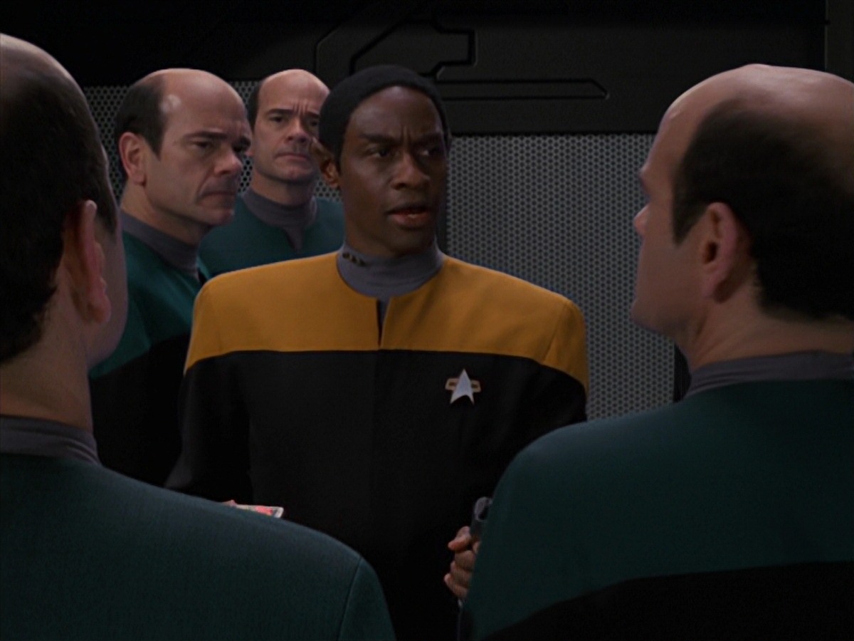 extant_StarTrek_VOY_7x24-RenaissanceMan_2218.jpg