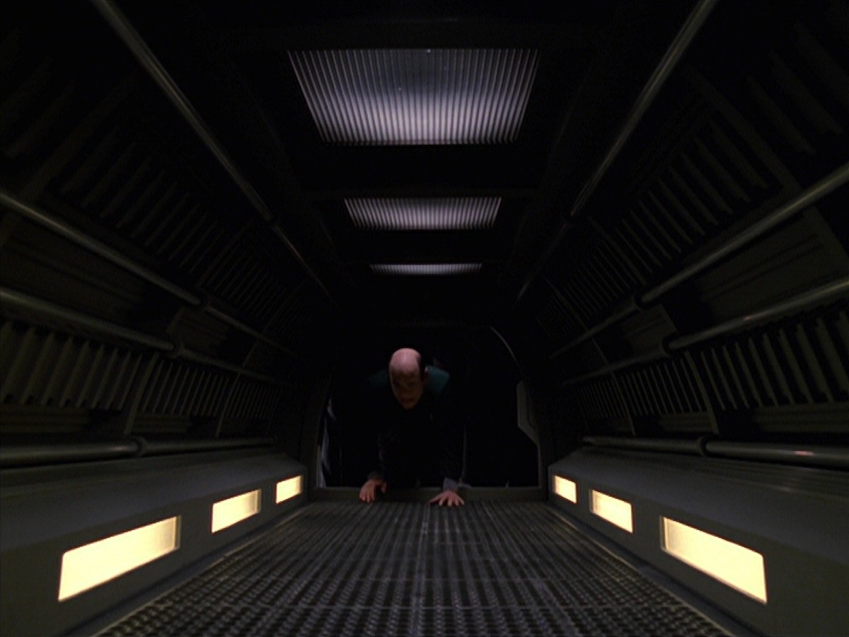 extant_StarTrek_VOY_7x24-RenaissanceMan_2221.jpg