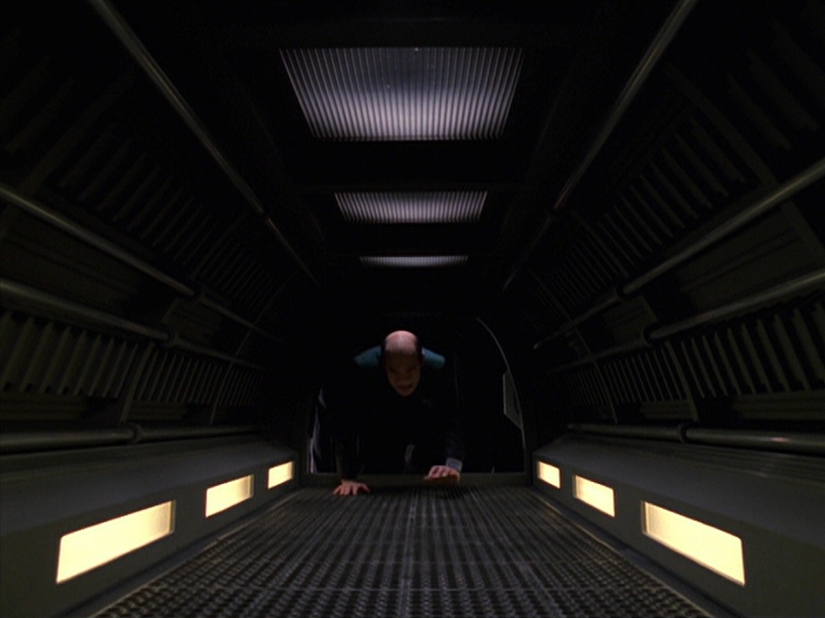 extant_StarTrek_VOY_7x24-RenaissanceMan_2222.jpg